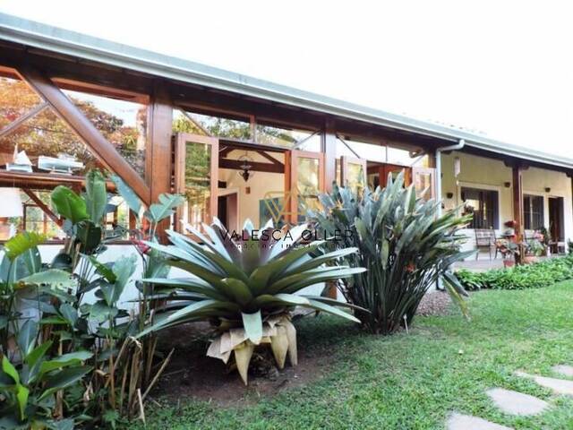 Bangalô para Venda em Cotia - 2