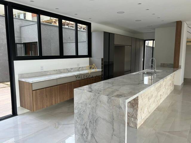 Casa para Venda em Santana de Parnaíba - 3