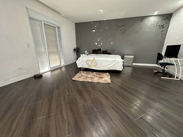 Casa para Venda em Santana de Parnaíba - 5
