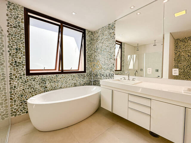 Casa para Venda em Santana de Parnaíba - 5