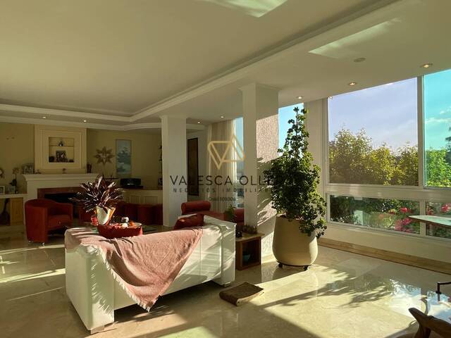 Casa para Venda em Santana de Parnaíba - 4