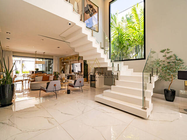 Casa para Venda em Santana de Parnaíba - 3