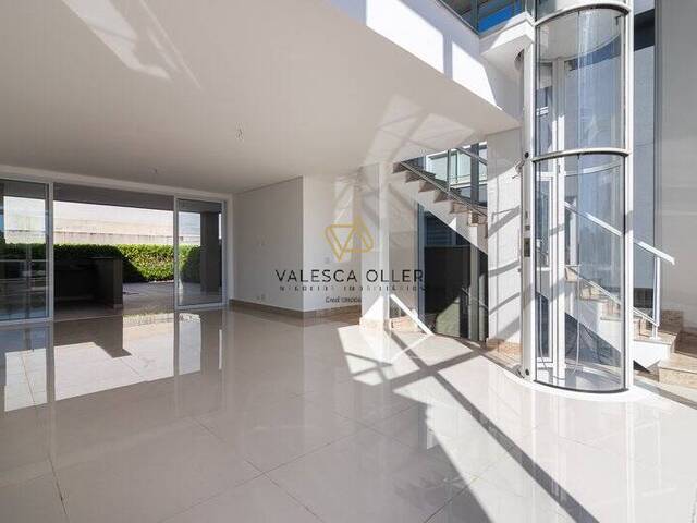 Casa para Venda em Santana de Parnaíba - 2