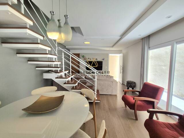 Venda em Chácara Pavoeiro - Cotia