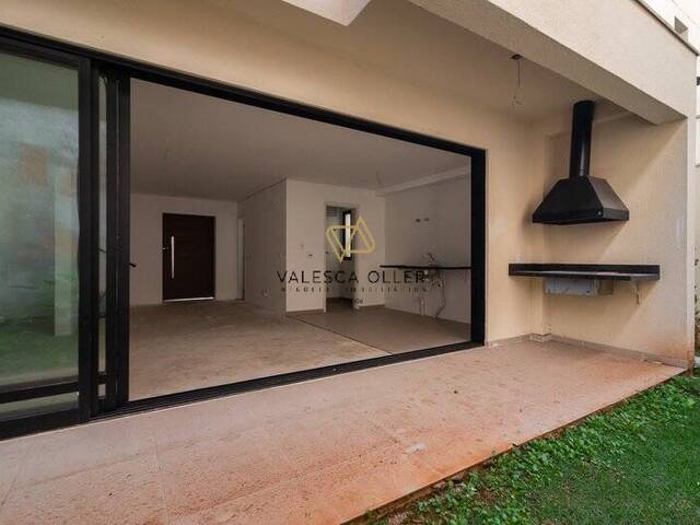 Casa para Venda em Santana de Parnaíba - 3