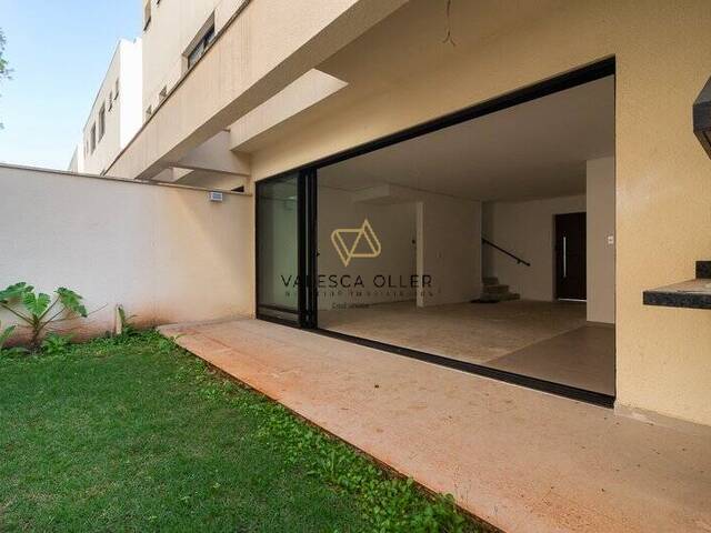 Casa para Venda em Santana de Parnaíba - 2