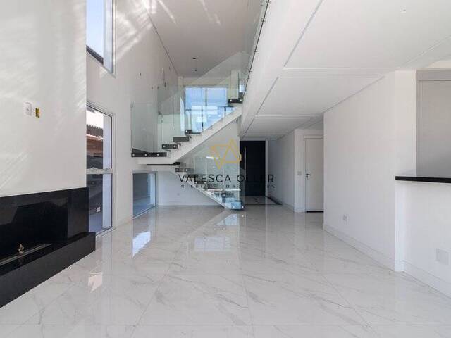 Casa para Venda em Santana de Parnaíba - 4