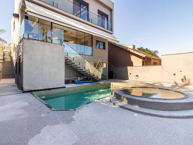 #3925 - Casa para Venda em Santana de Parnaíba - SP - 1