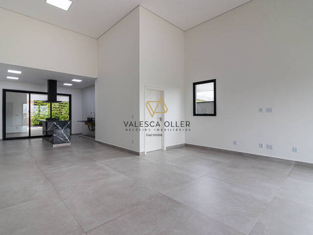 Casa para Venda em Santana de Parnaíba - 3