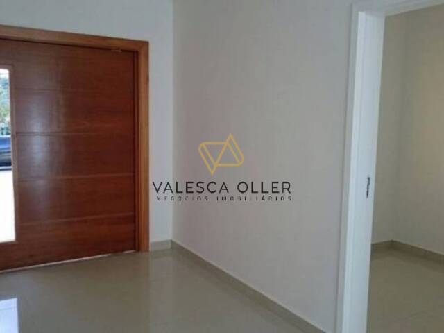 Casa para Venda em Jandira - 2